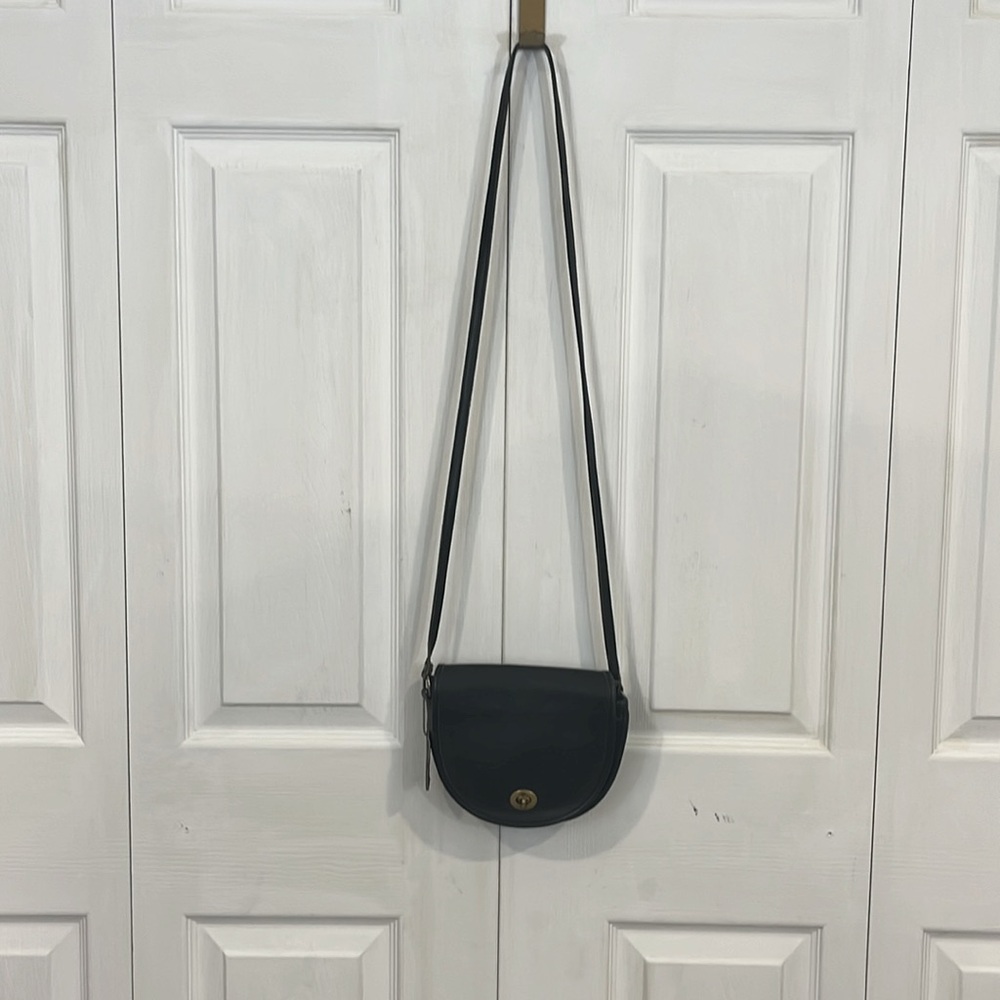 Vintage Coach Black Leather Crossbody Shoulder Bag